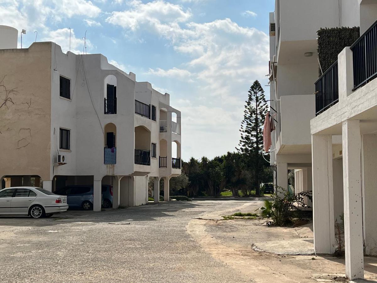 Taniandres Apartments باراليمني المظهر الخارجي الصورة